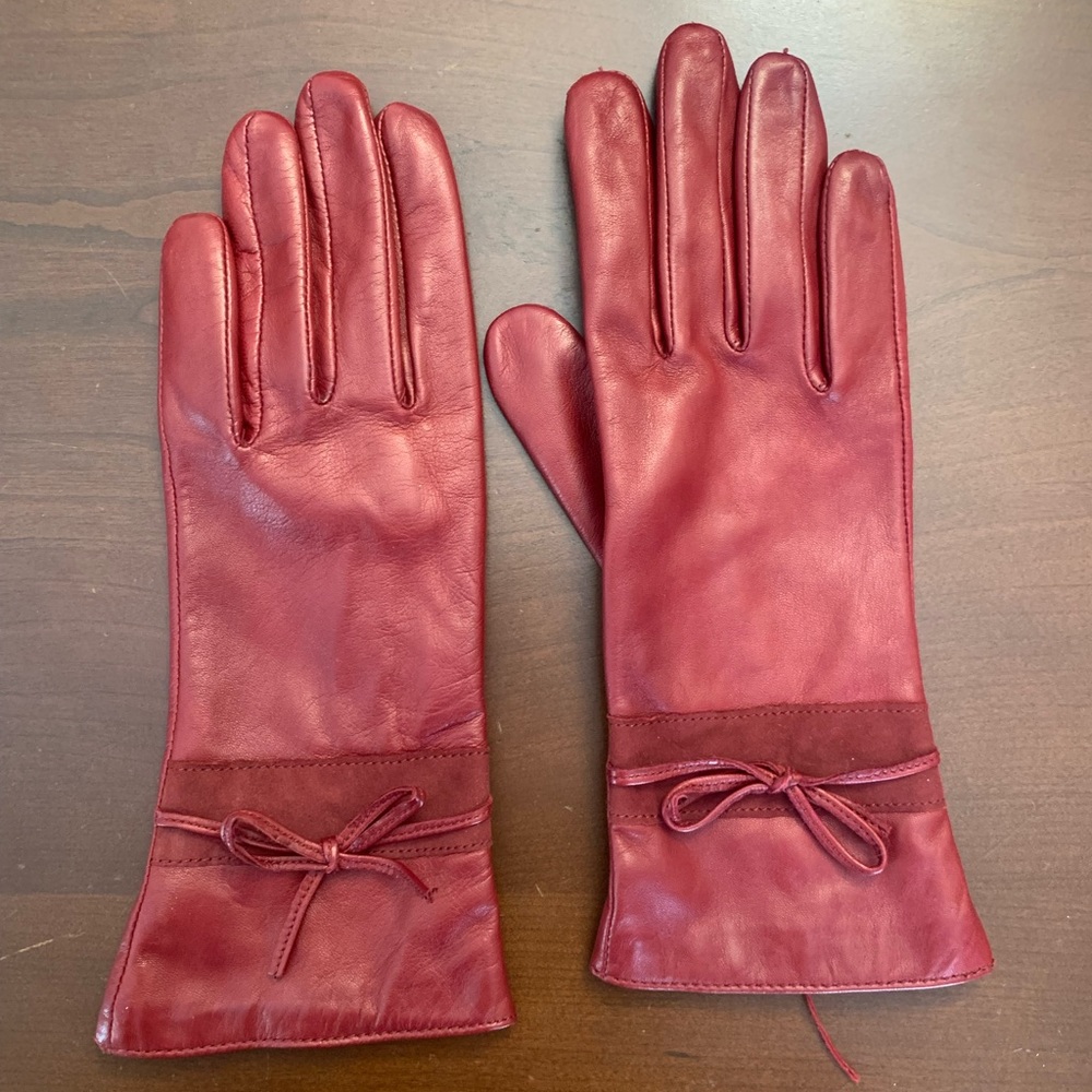 Preston & York - burgundy leather gloves - like new!
